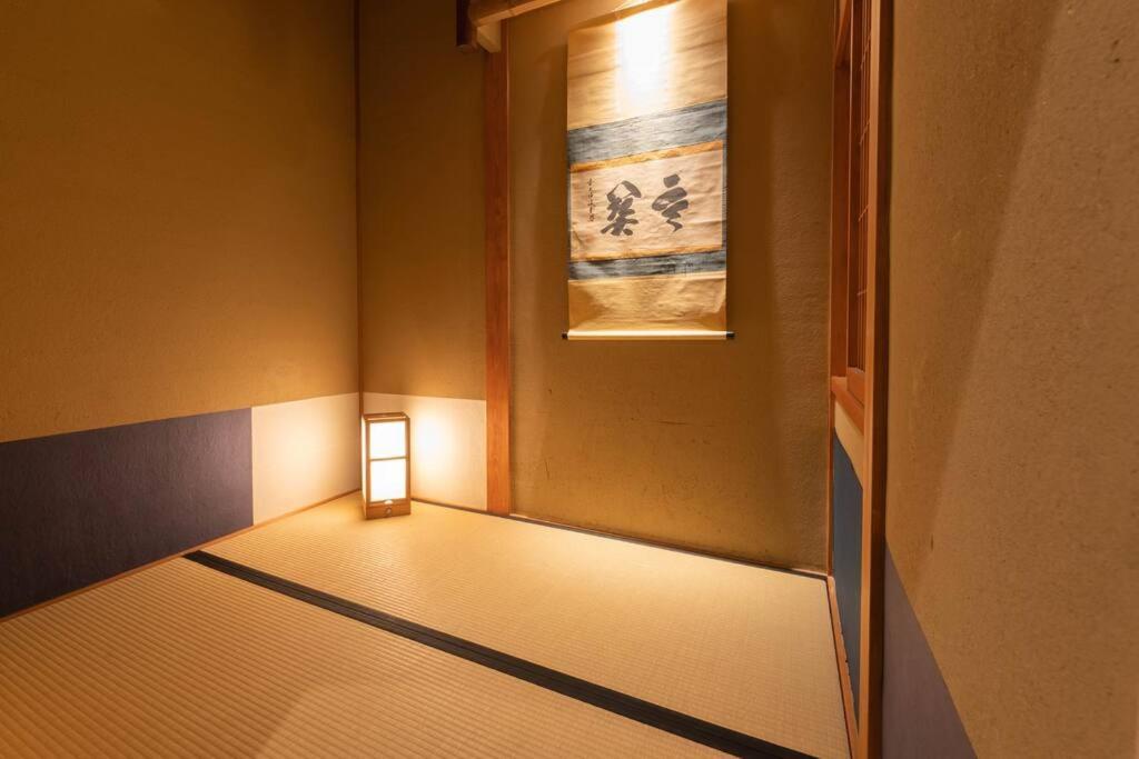 祇園せいじ庵。お風呂が素敵な貸切京町家。Netflix見放題。 Villa Kyoto Bagian luar foto