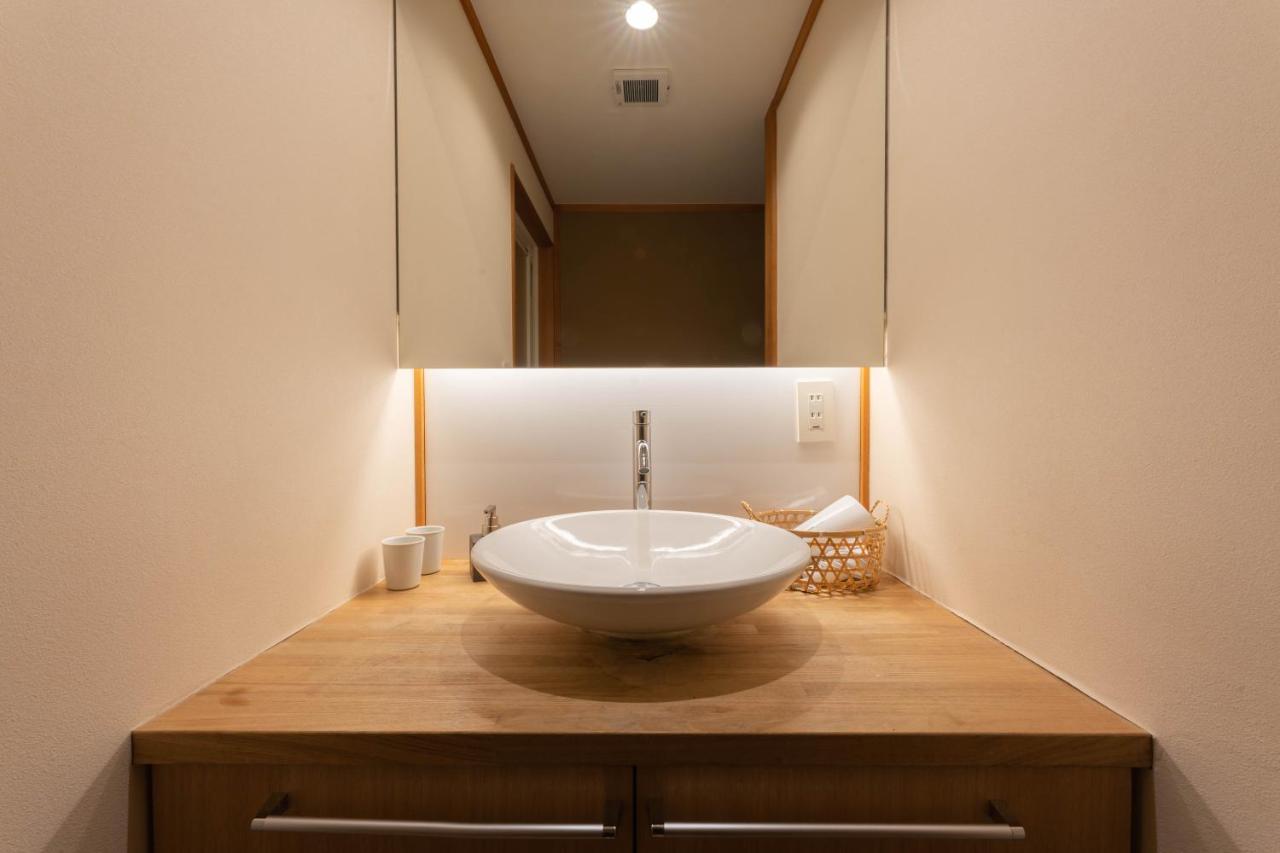 祇園せいじ庵。お風呂が素敵な貸切京町家。Netflix見放題。 Villa Kyoto Bagian luar foto