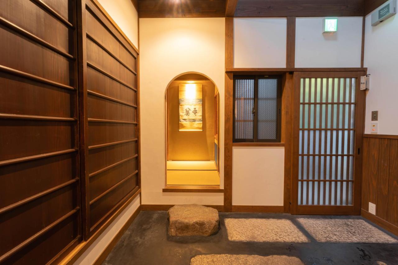 祇園せいじ庵。お風呂が素敵な貸切京町家。Netflix見放題。 Villa Kyoto Bagian luar foto
