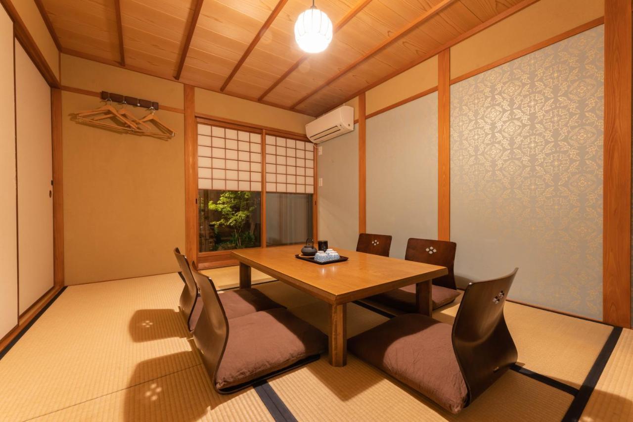 祇園せいじ庵。お風呂が素敵な貸切京町家。Netflix見放題。 Villa Kyoto Bagian luar foto